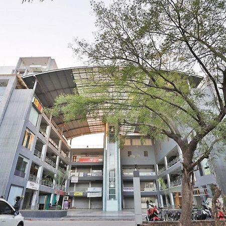 Hotel The Grand Pritam جاندي نجر المظهر الخارجي الصورة