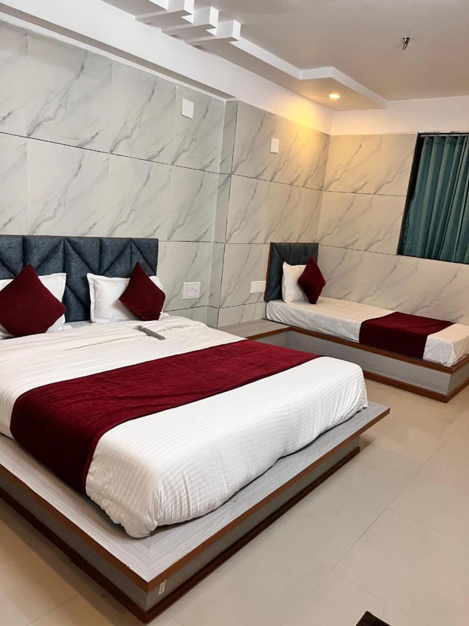 Hotel The Grand Pritam جاندي نجر المظهر الخارجي الصورة