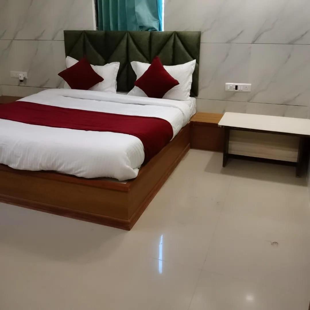 Hotel The Grand Pritam جاندي نجر المظهر الخارجي الصورة